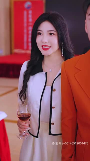 【离婚后，她当场闪婚亿万富翁（71集）】短剧全集免费在线点播