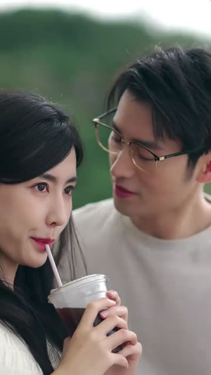【新版：爱你不问归期（100集）】独家短剧流畅播放