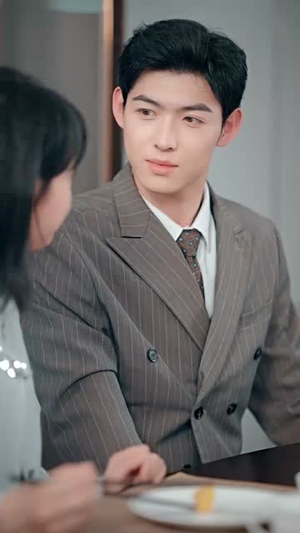 【烟火照夜白（70集）】高清短剧在线随心看