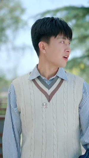 【我就吃个瓜，捡走穿越者系统（80集）】热门短剧全集立即观看
