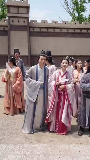 错嫁乞丐竟是皇帝(74集) 错嫁乞丐竟是皇帝(74集)短剧爆款全集在线播